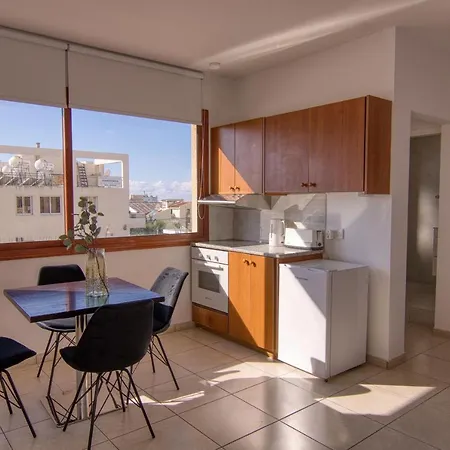 Phaedrus Living: Flat 104 פאפוס